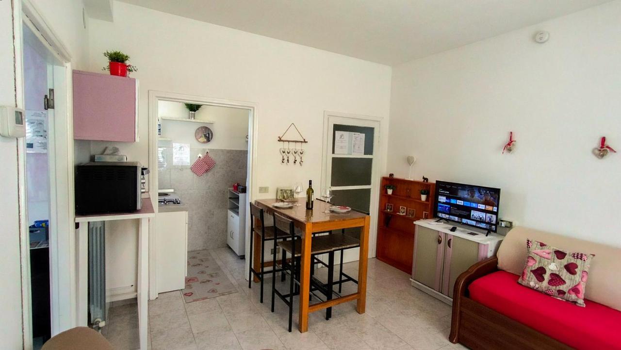 Sweetheart Apartment 부스토아르시치오 외부 사진